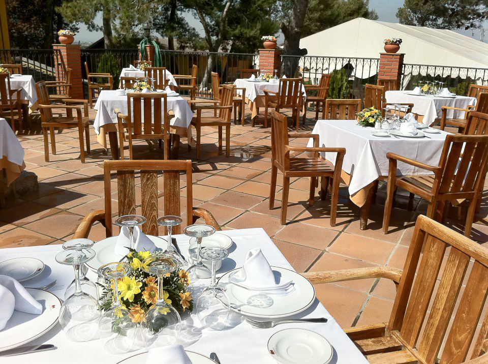 Disfruta de este restaurantes con perfil corporativo en Boardilla del Monte gracias a UpperEat