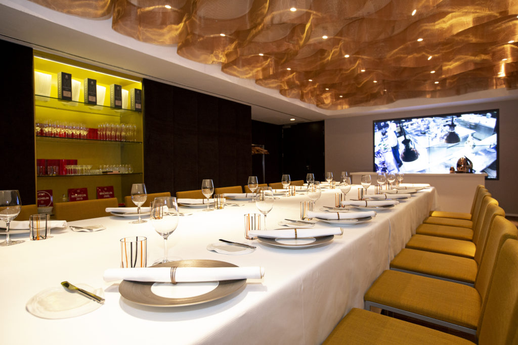 Caelis Privé es el reservado del restaurante con estrella Michelin Caelis, en la Condal. Uno de los mejores restaurantes con privado de Barcelona